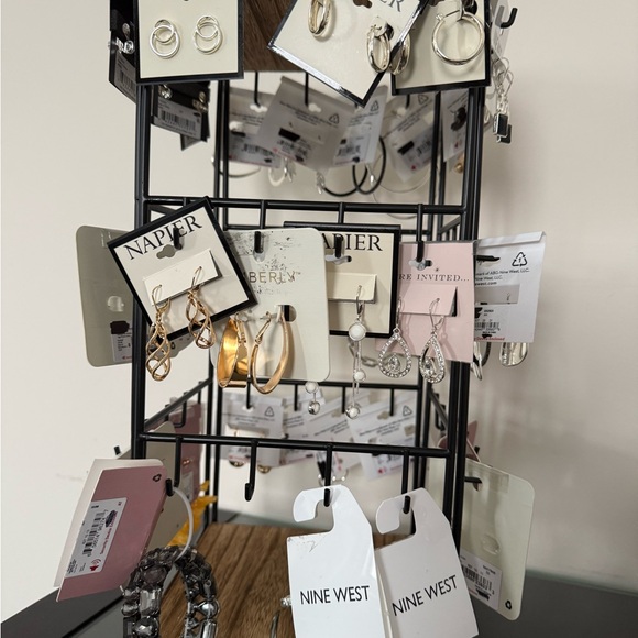 Earring Collection - Picture 8 of 8